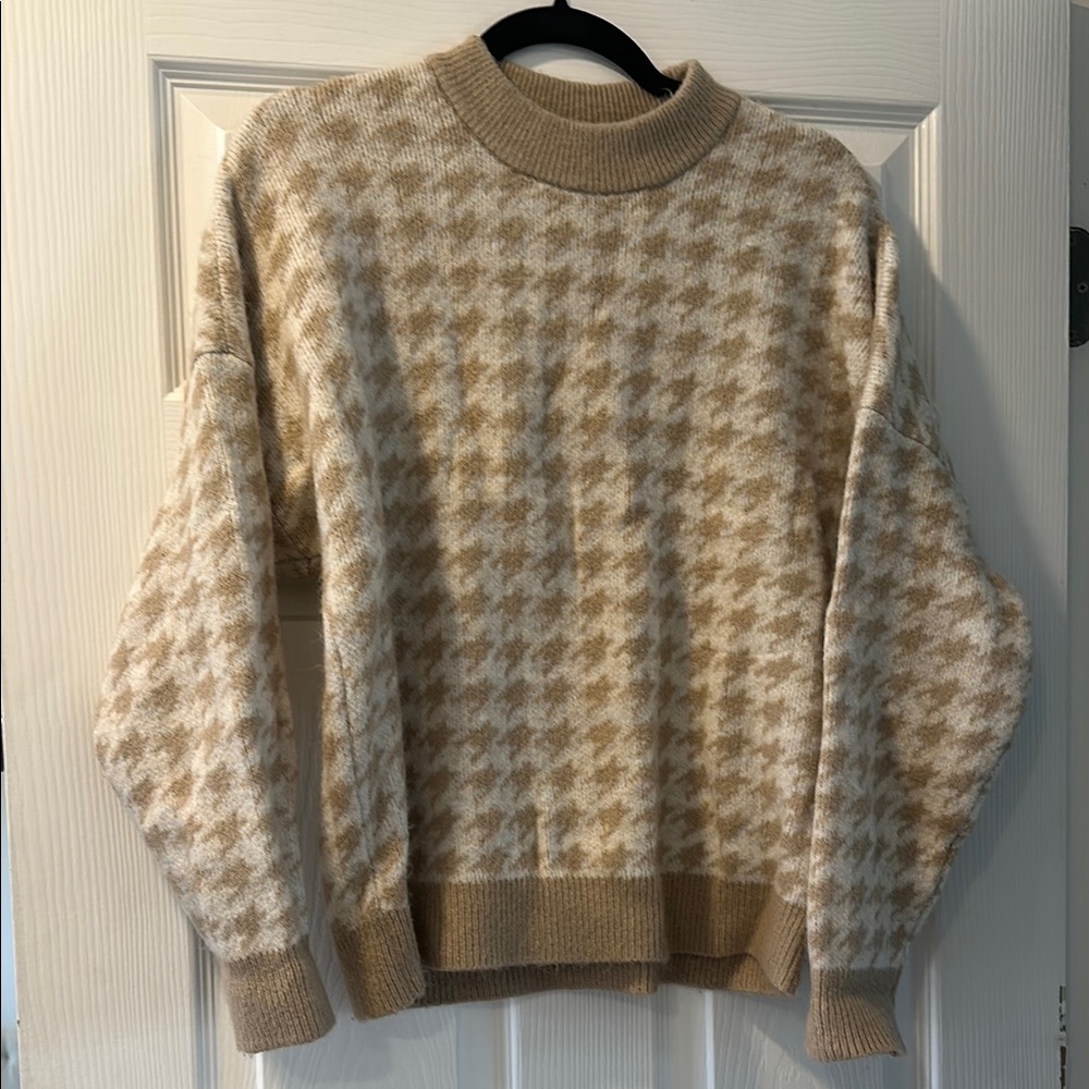 Beige Houndstooth Women’s Sweater